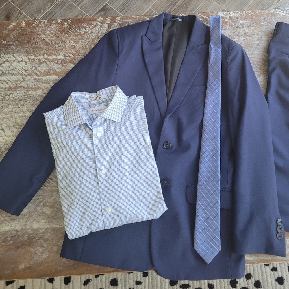 Boys/Teen suit shirt tie